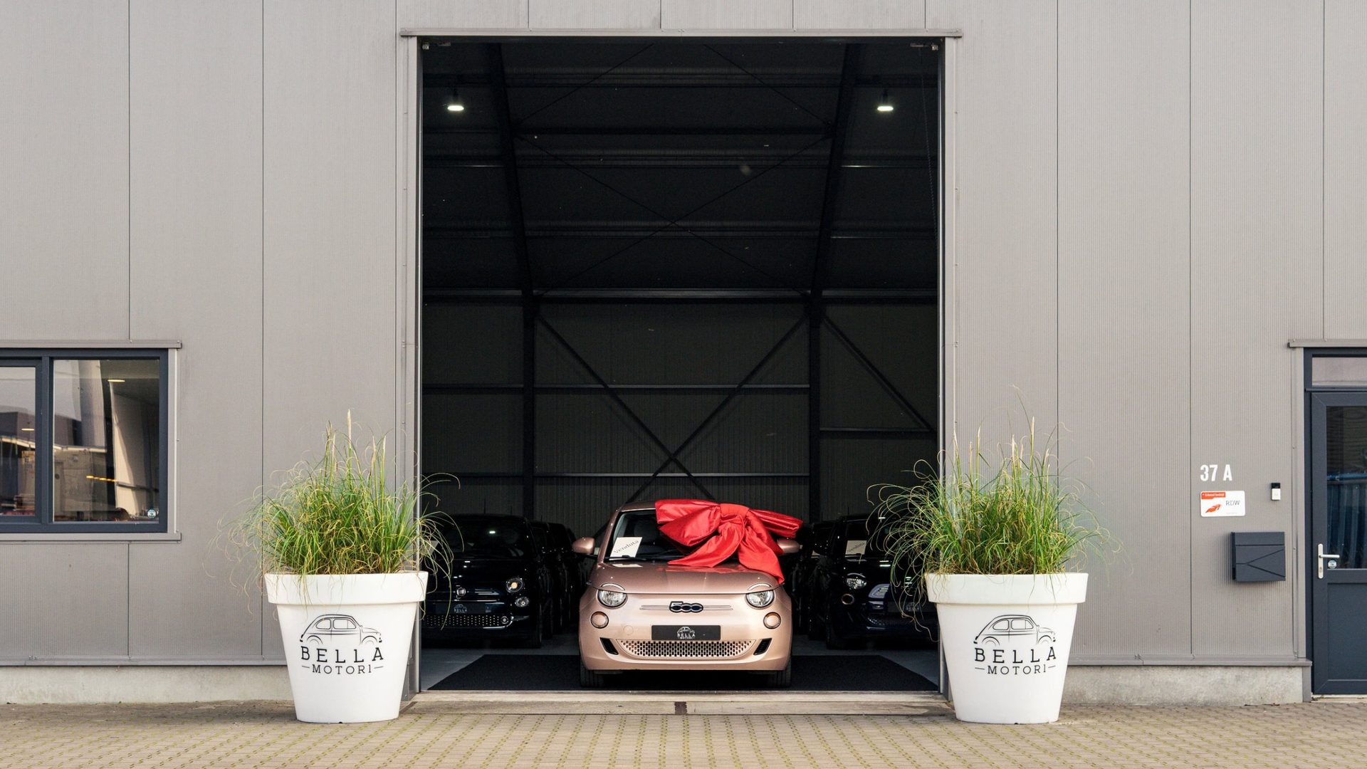 Fiat 500 bij Bella Motori in Nieuwleusen