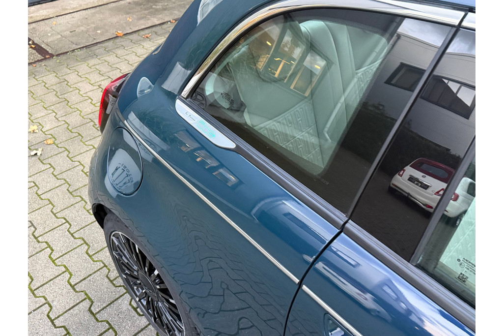 Fiat 500e La Prima 42 kWh, foto 10