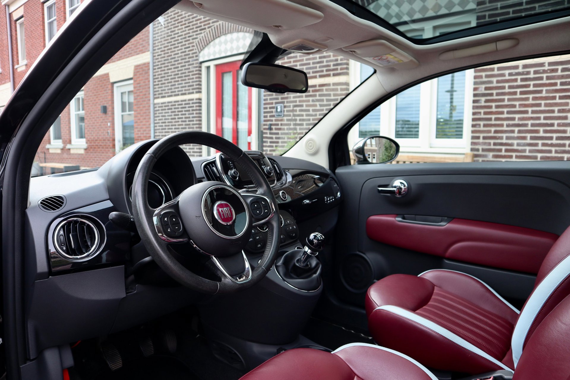 Fiat 500 0.9 TwinAir Lounge uit 2016, verkocht door Bella Motori
