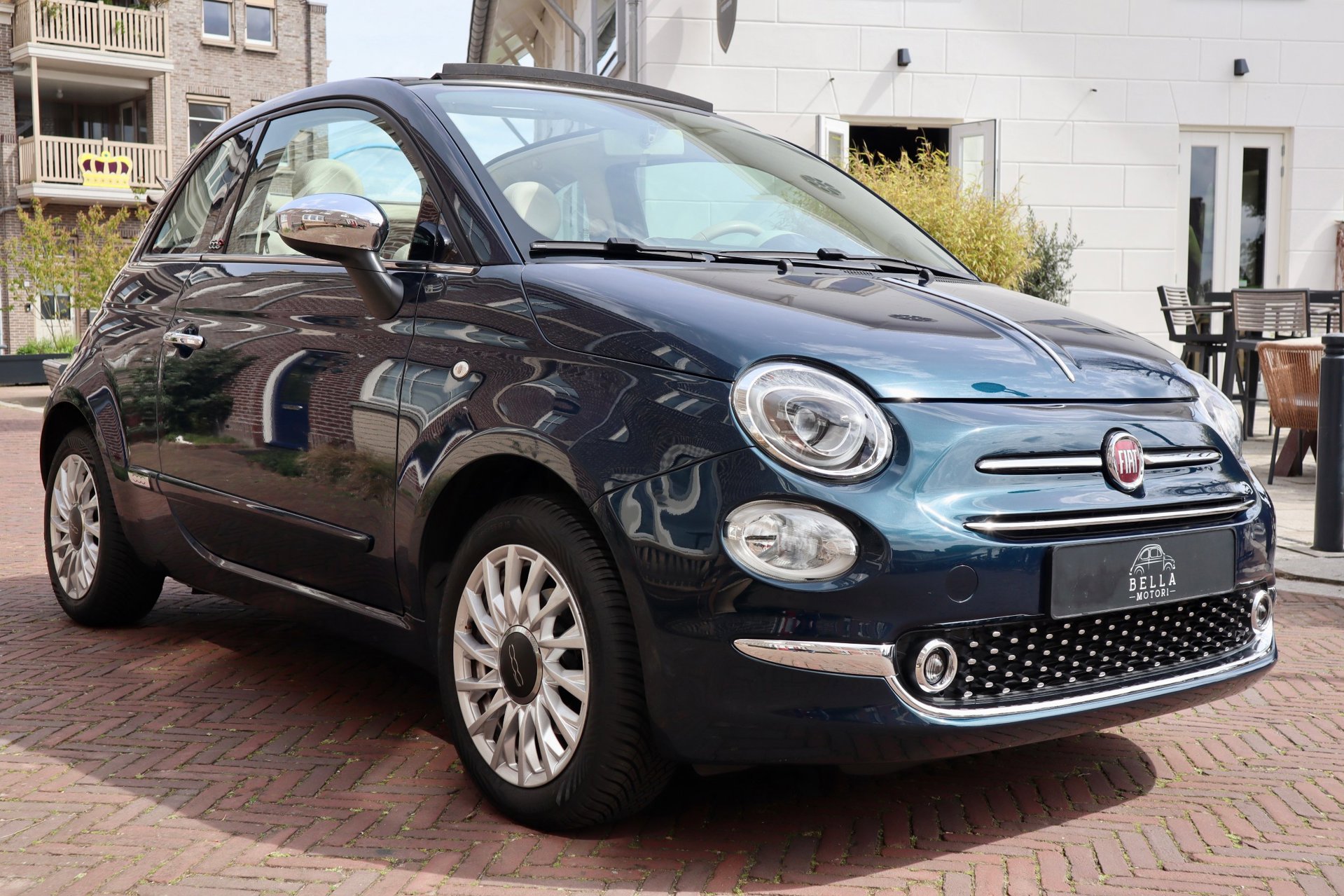 Fiat 500 C 1.2 Lounge uit 2016, verkocht door Bella Motori
