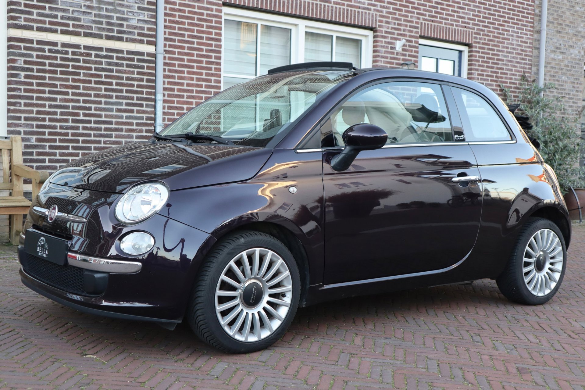 Fiat 500 C 0.9 TwinAir Lounge uit 2013, verkocht door Bella Motori