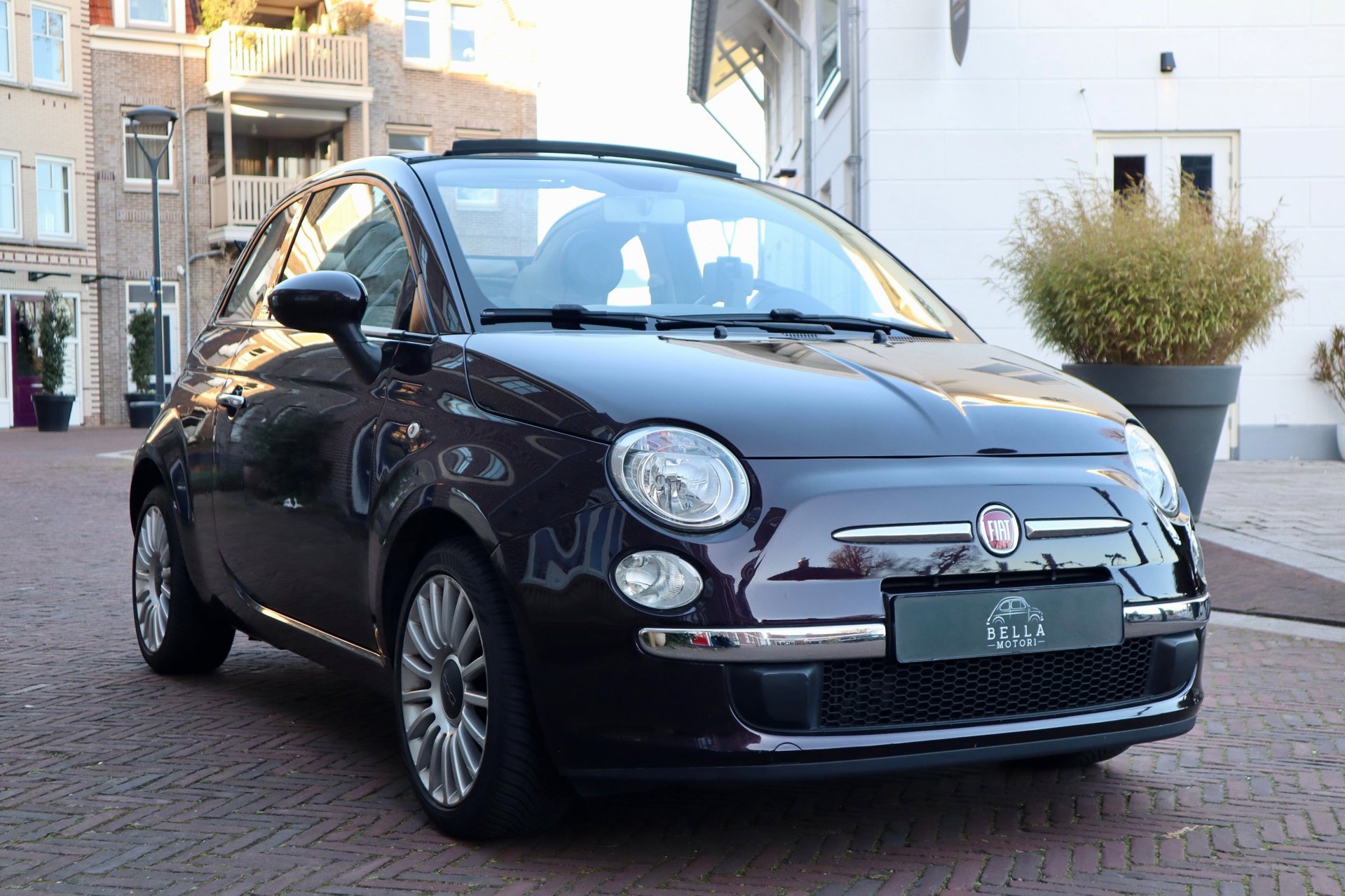 Fiat 500 C 0.9 TwinAir Lounge uit 2013, verkocht door Bella Motori