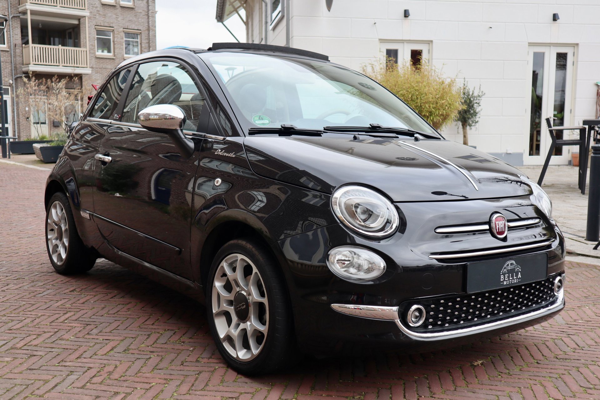 Fiat 500 C 1.0 Hybrid DolceVita uit 2021, verkocht door Bella Motori